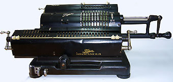 タイガー機械式計算機1949.jpg